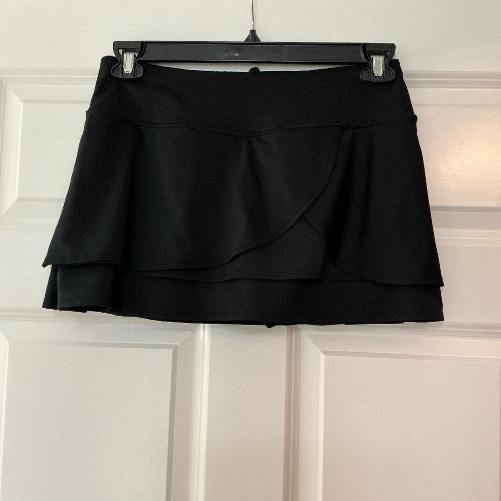 Athleta Skort, black. Size small with built in shorts